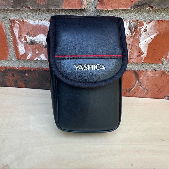Yashica Imagination Micro AF 35mm Point & Shoot Film Camera (with Case/Booklet) - Picture 5 of 6